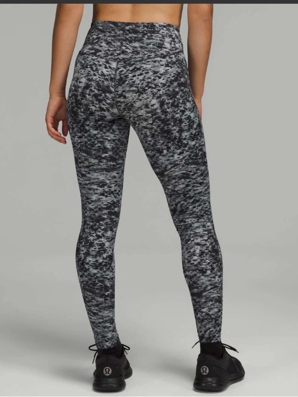 lululemon athletica Base Pace High-Rise Tight in a patterned Estuary Grey size 6